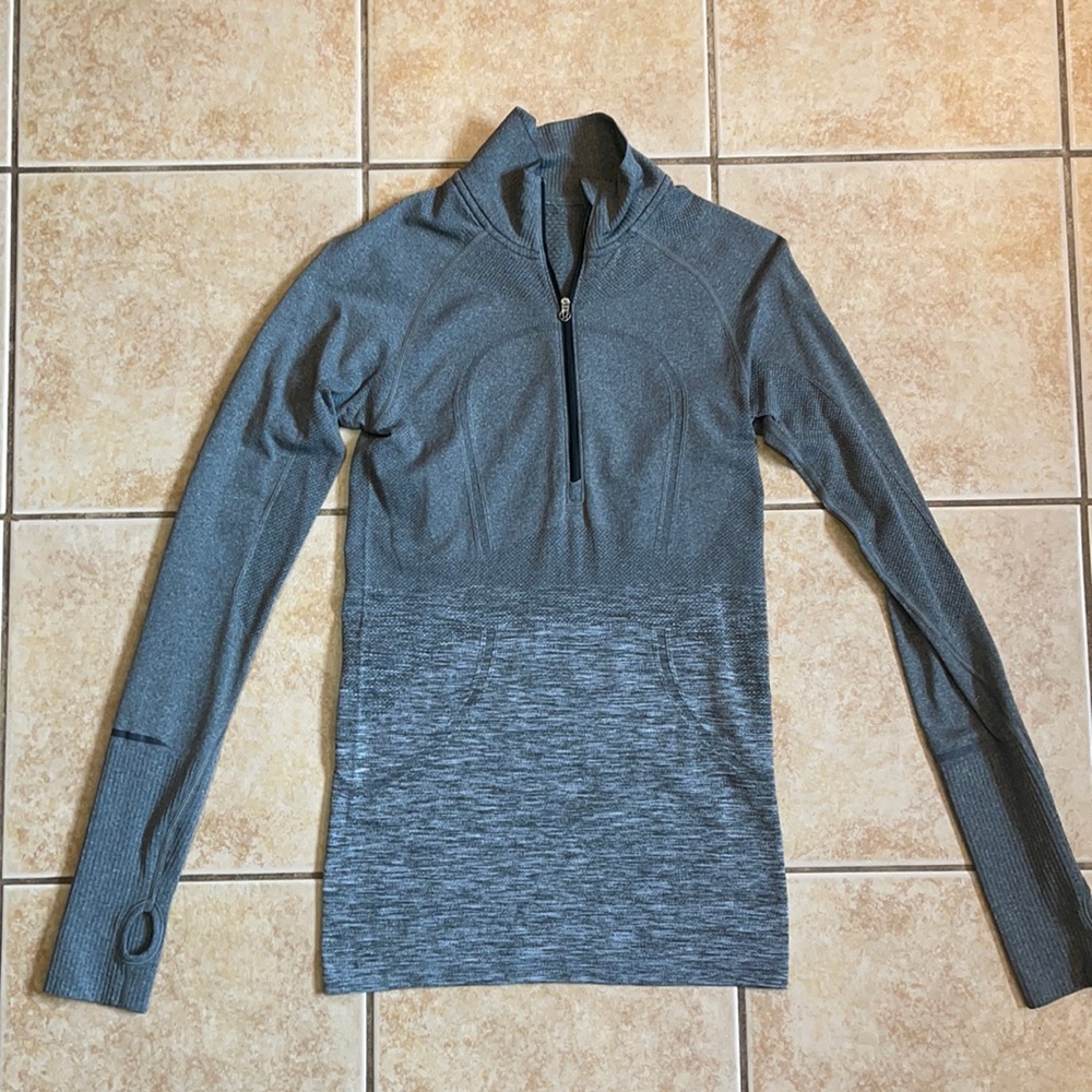 Lululemon like new lightweight quarter zip